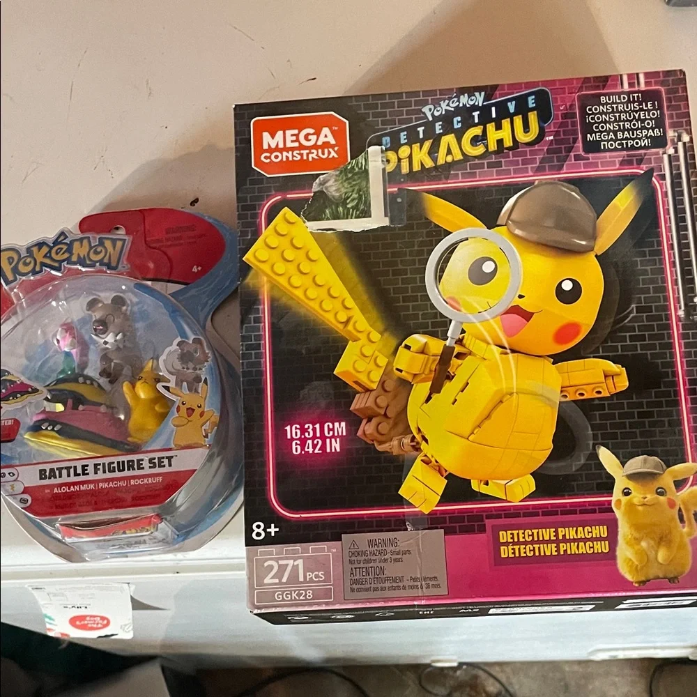 Detective Pikachu Building Set - Bright Yellow
